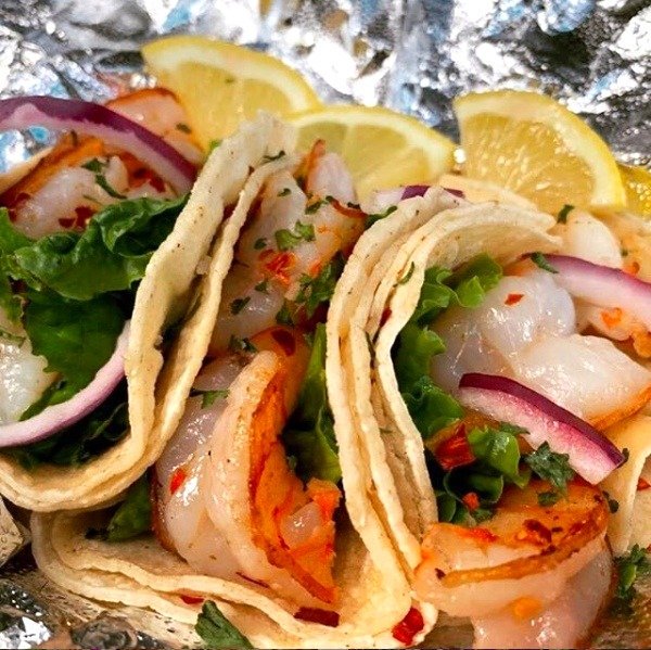 Wednesday #Miraclemilefoodtrucks lunch by #LACMA: <a href="/CreoleCity/">Creole City</a> <a href="/maravillalatin/">MaravillaLatinCuisine</a> <a href="/LosRuizenores/">Los Ruizeñores Tacos</a> <a href="/KalamakiL/">KalamakiGreekLA</a> <a href="/AfricanChop/">African Chop</a>📍5900 Wilshire Blvd till 3pm 🌮🍤