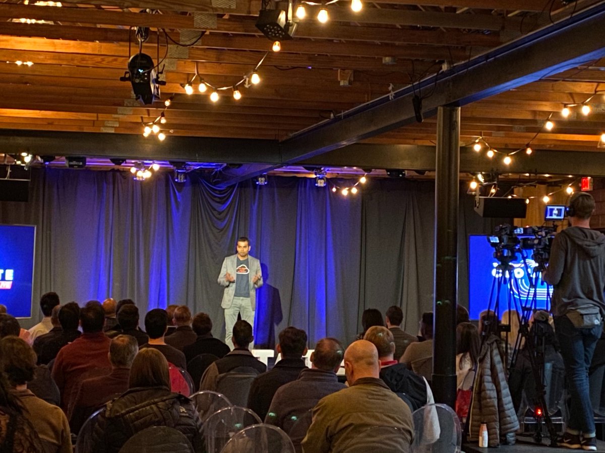 thousandeyes's tweet photo. In case you missed the #CloudStateLive livestream, fear not, we'll be posting the on-demand recording soon. In the meantime, you can download the Cloud Performance Benchmark report and learn more about Internet Insights here: https://t.co/FrxBpUQI2A https://t.co/Pi57ELT0K0