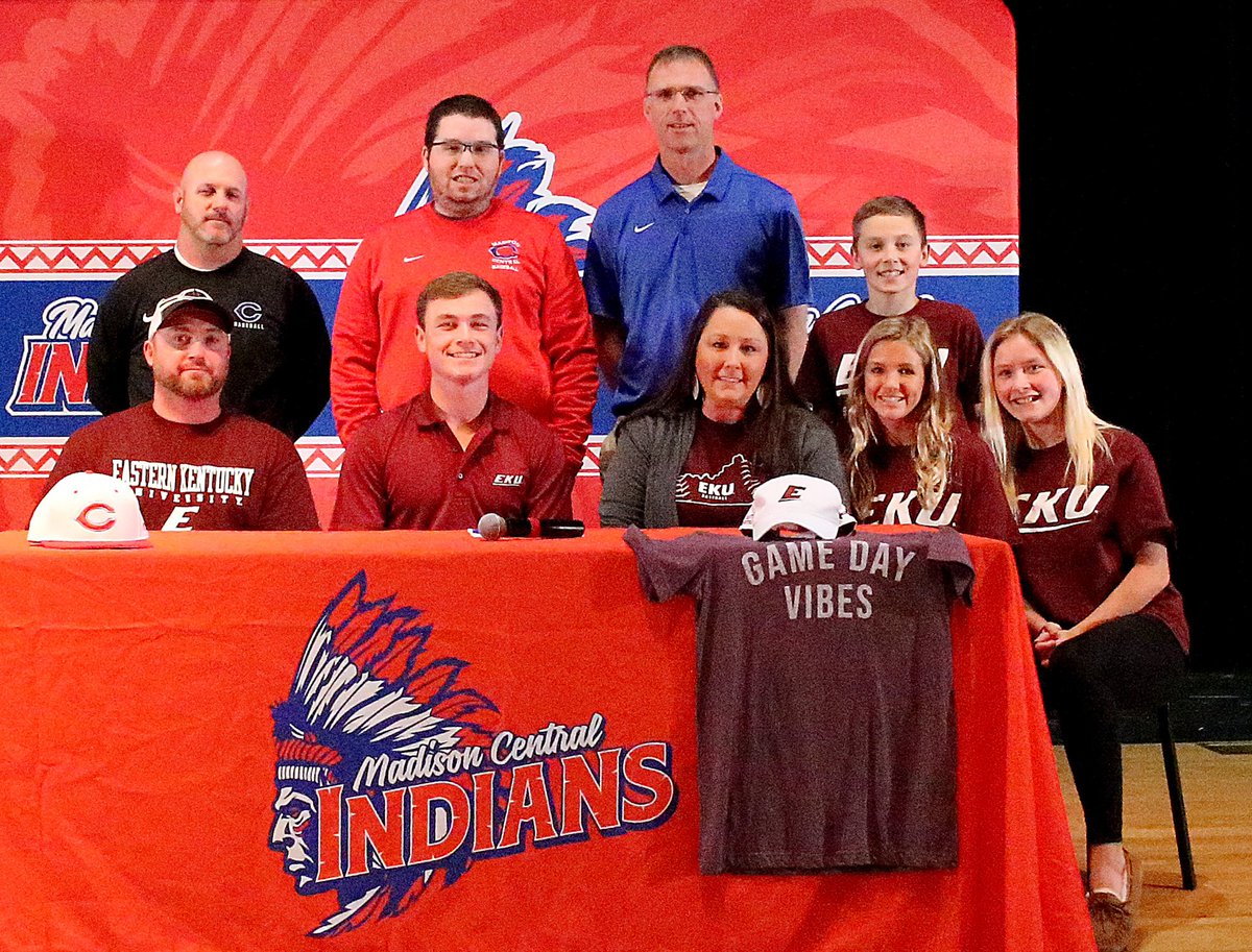 RichmondRsports's tweet image. NATIONAL SIGNING DAY
Madison Central's Bryce Travis signed a national letter of intent on Wednesday to play baseball at Eastern Kentucky University
@EKUBaseball  @MCHS_Baseball  @MCHSNews
