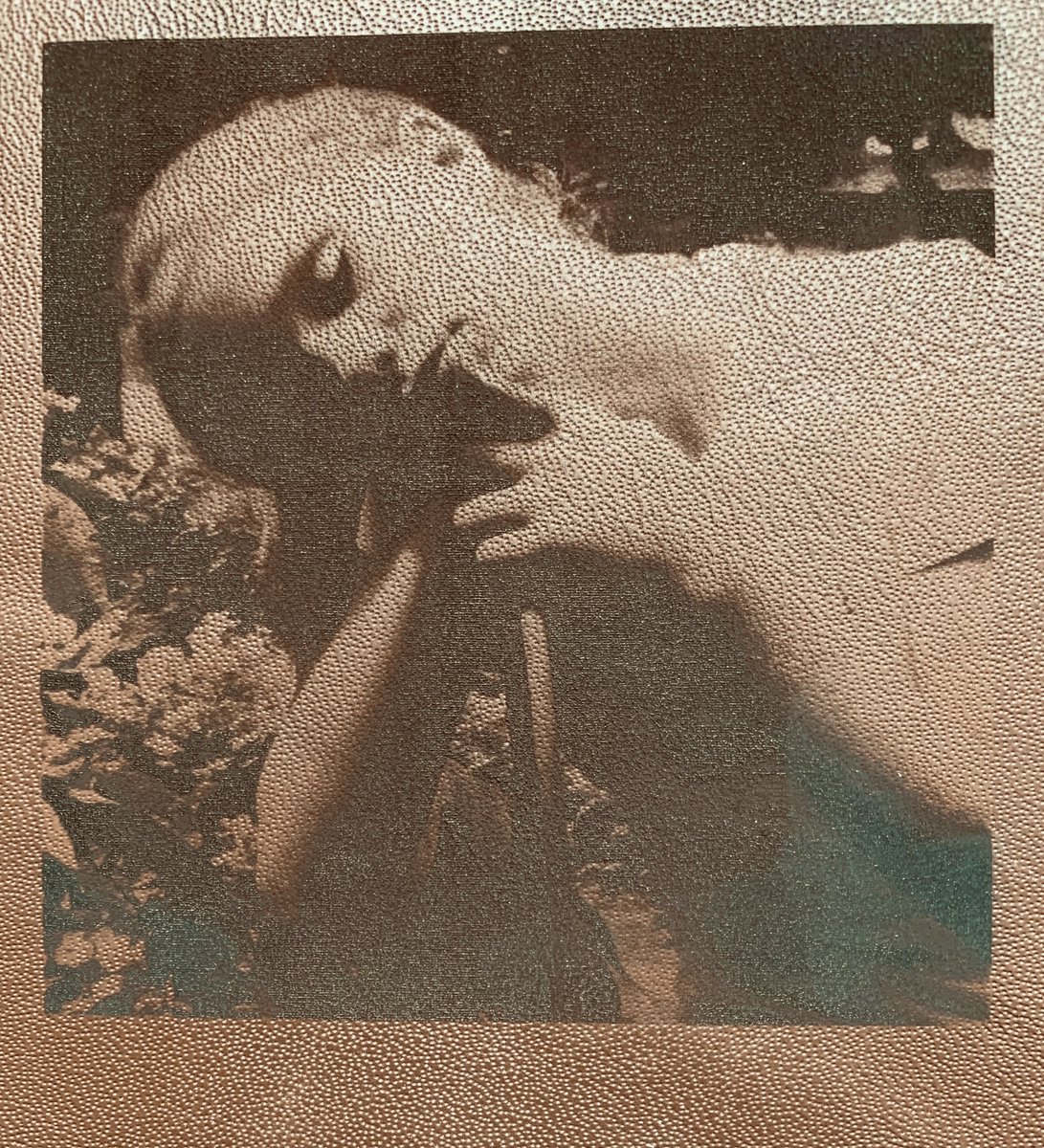 bellafiore3's tweet photo. Memories of #laseretching class w/ @benlamp83 @MIAD_edu CIE class Experimented in @PirateInnovate @PewaukeeHS @PewaukeeSD playing w/my photos to laser etch on leather, wood & fabric putting a twist on #DigitalPhotography unit #alternativeprintingprocesses #artsed #k12artchat https://t.co/Dchb2kDTpO