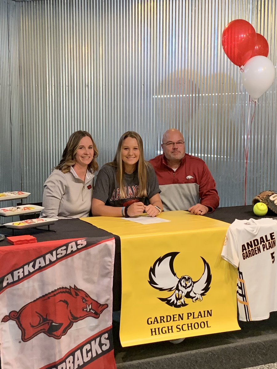 GardenPlainAD's tweet image. @AbbyGordon21 signing her LOI to  University of Arkansas!!! 

@kgingp @kevingngp