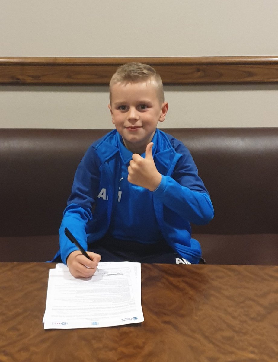 andy1982andy's tweet photo. Super proud night ⚽️💙 https://t.co/Y4PTl95J1P