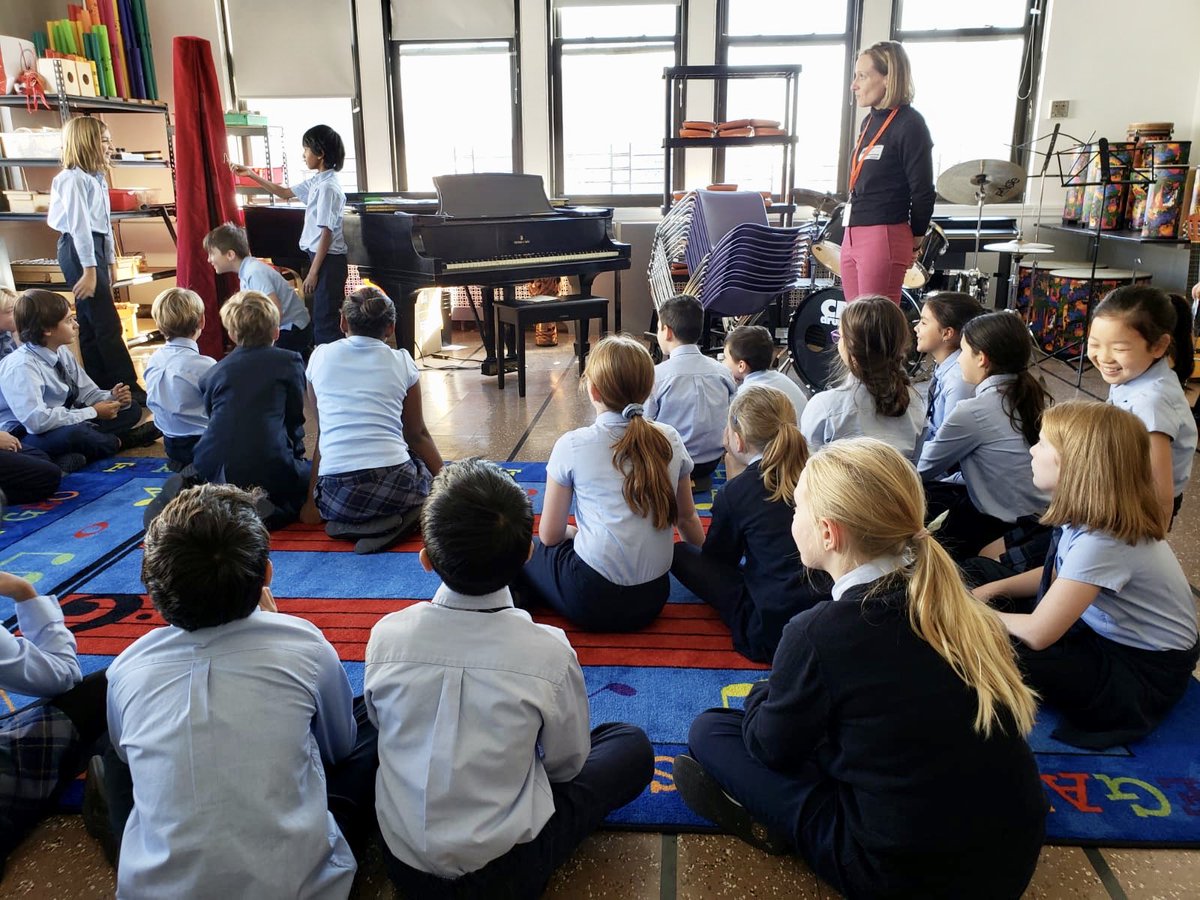 NAISNY's tweet photo. We have had a wonderful visit today from Shanna Lesniak from @juilliardschool - thank you for inspiring us all Shanna!
#naejuilliard #creativeclassroom #juilliardspecialist #dramaclass #musicclass #inspiringlessons #performingarts #nycschools https://t.co/qal2X388Qu