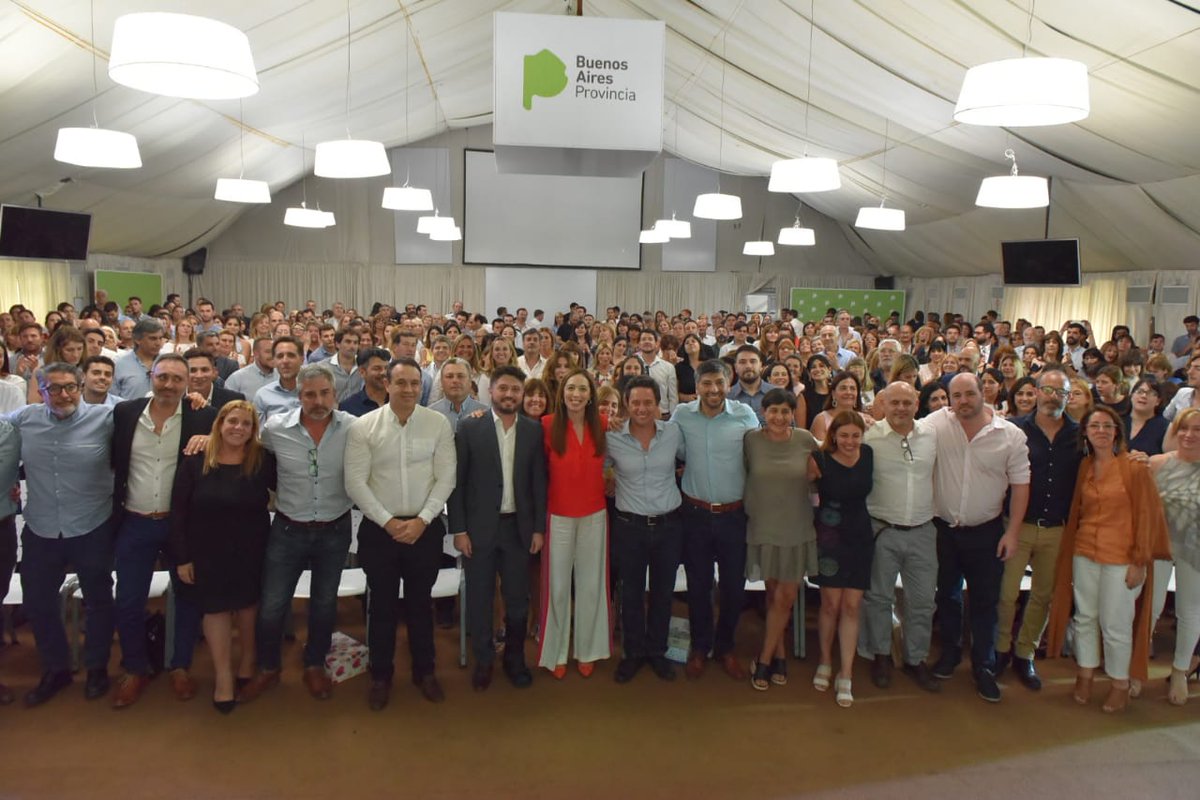 M_F_Castro's tweet photo. Una vez más, con el equipo completo de @BAeducacion 

Enorme agradecimiento a @gzinny y @mariuvidal por el apoyo, la confianza y el acompañamiento diario en el trabajo de estos dos últimos años. https://t.co/zWLy2hFlOV