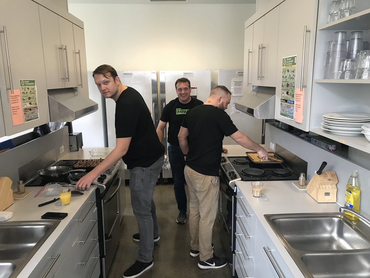 AndrewGKipper's tweet photo. It’s our Fifth annual global impact day and the sixth time we are serving a community meal at the #SCCAHouse. One of my favorite parts of being a DocuSigner is helping the #DocuSignIMPACT program grow over the years! @DocuSign https://t.co/QtI51o5WXl