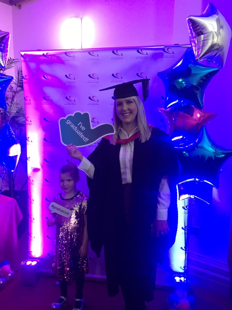GowerCollegeSwa's tweet photo. Some pre-ceremony fun at #GCSGrad19! π
πΈππ₯
Hwyl cyn y seremoni yn #GCSGrad19! π https://t.co/b1iYKQ9sDf