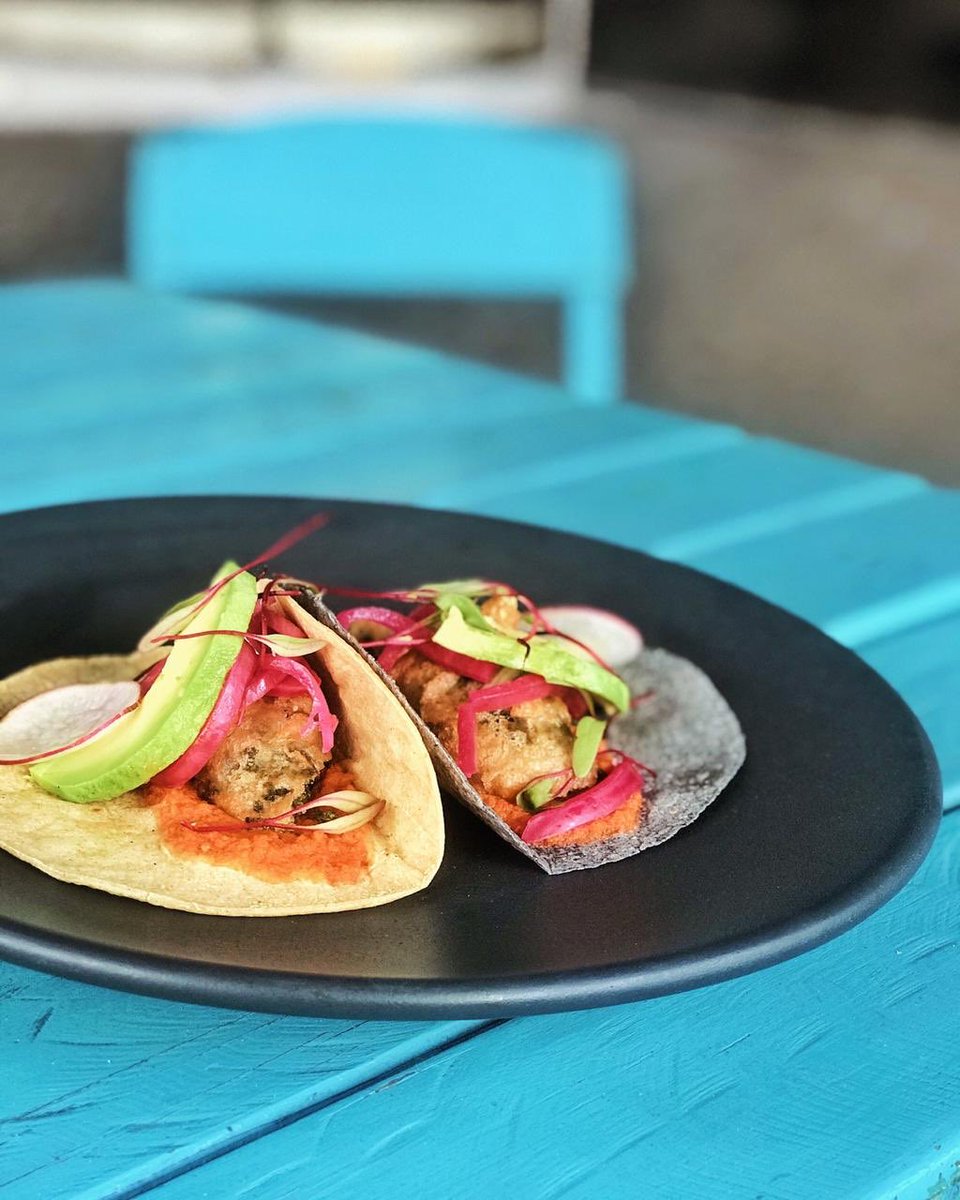 #Tacodelasemana.
Taco de Huazontle con salsa de chile morita y un toque de chile de árbol. Disfrútalos con las salsas de la casa 🌮🌮. Sólo en #forevervegano Guanajuato 54, Roma y Alejandro Dumas 16, Polanco y Guanajuato 54, Roma Norte #mexicovegan #mexicocityvegan #veganlife