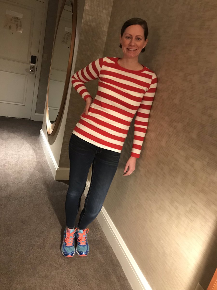 sjrobs82's tweet image. What else do you wear when you’re one in a crowd of 20k? #data19 #subtlehumor