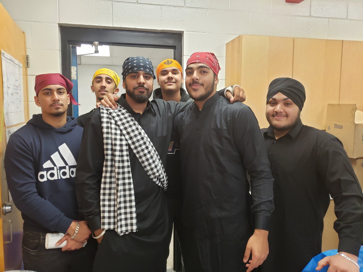 Humberview's second annual Langar day was such a success! #SSA <a href="/HumberviewSS/">Humberview S.S.</a> <a href="/paulinesidhu1/">P Sidhu</a> <a href="/sukhijagunit/">G Sukhija</a>