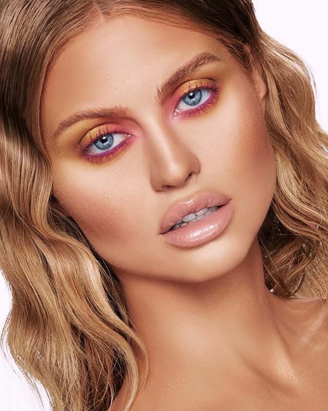 Not your typical 💛🧡❤️💖 @roopol_studio <a href="/shanuskin/">shan❥☪</a> <a href="/bsweet/">amanda</a>.ta using <a href="/hudabeauty/">Huda Beauty</a> #neonpalette ift.tt/2KiYerD