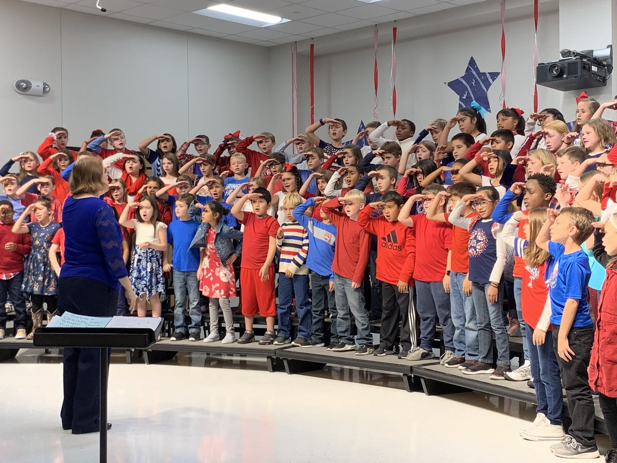 DavisElemRCISD's tweet photo. Third Grade did an amazing job performing “Get America Singing” last night! What a great group of kids and musicians!! Thank you @DavisMusicRC for a wonderful show! #RCISDJoy @rcisdfinearts https://t.co/PgKDHXAwHy