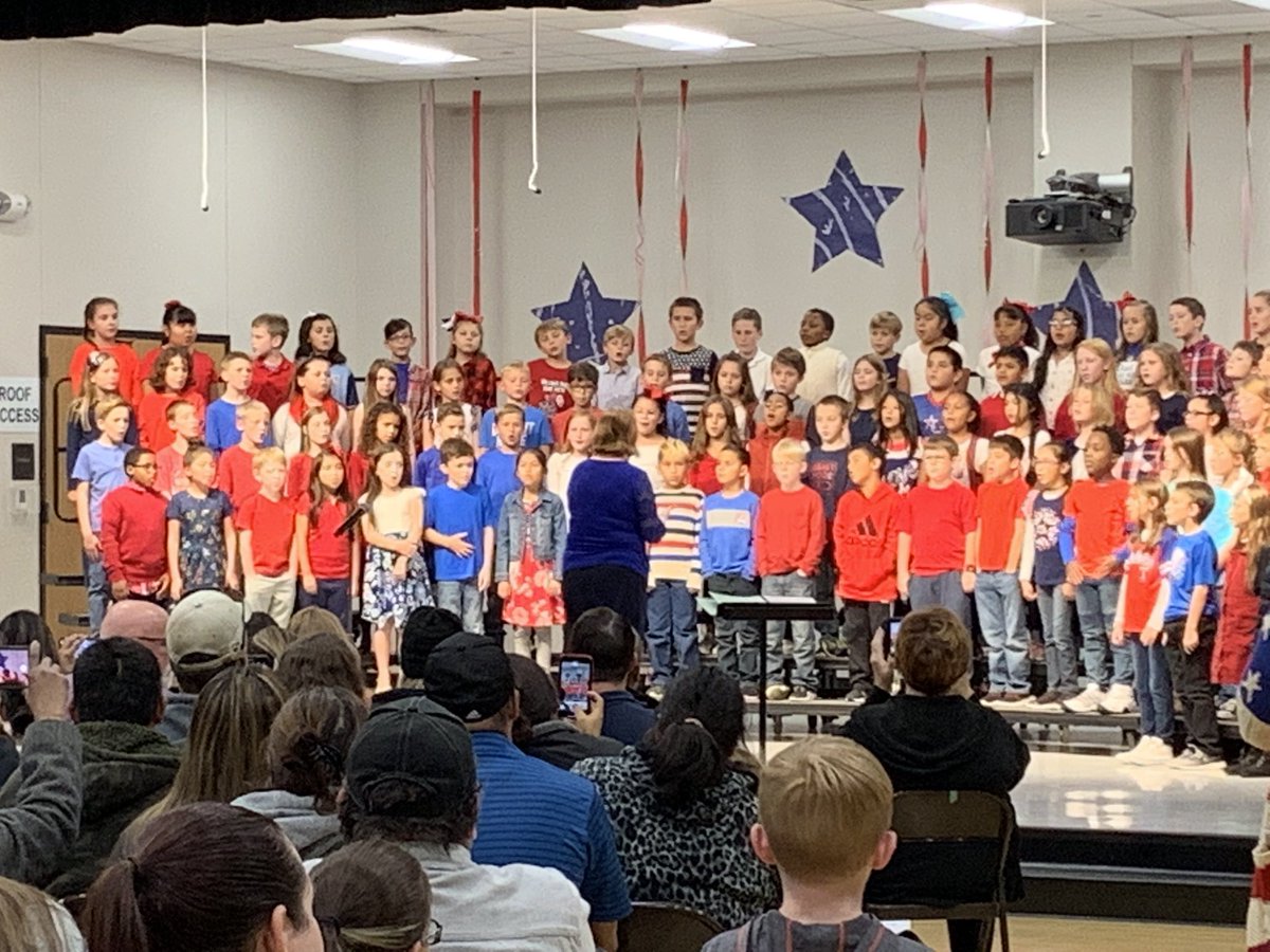 DavisElemRCISD's tweet photo. Third Grade did an amazing job performing “Get America Singing” last night! What a great group of kids and musicians!! Thank you @DavisMusicRC for a wonderful show! #RCISDJoy @rcisdfinearts https://t.co/PgKDHXAwHy