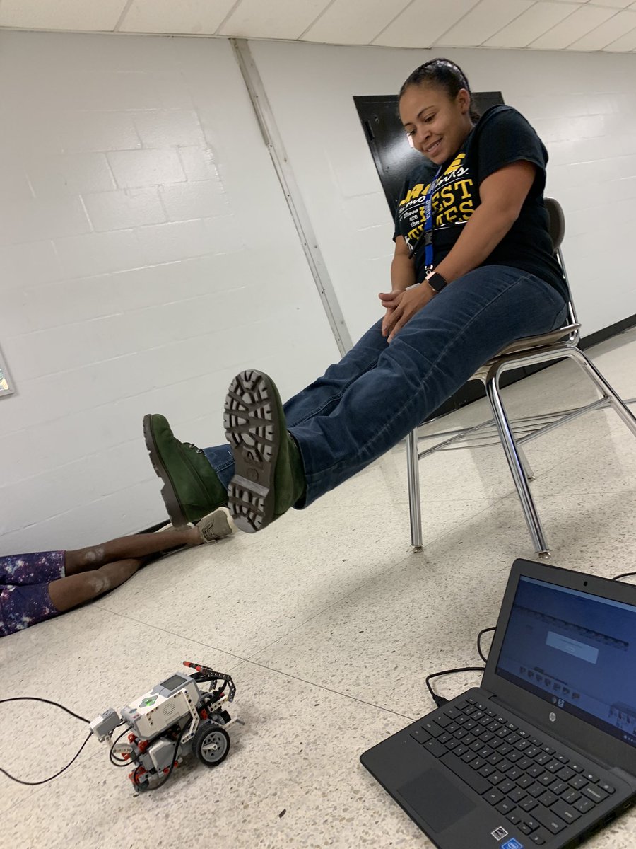 Coach_JHaynes's tweet photo. The Joy of Robotics !! @FondrenMS_HISD #FondrenFamily #AggieSTEM #Robotics #HoustonISD https://t.co/HifmQFDksu