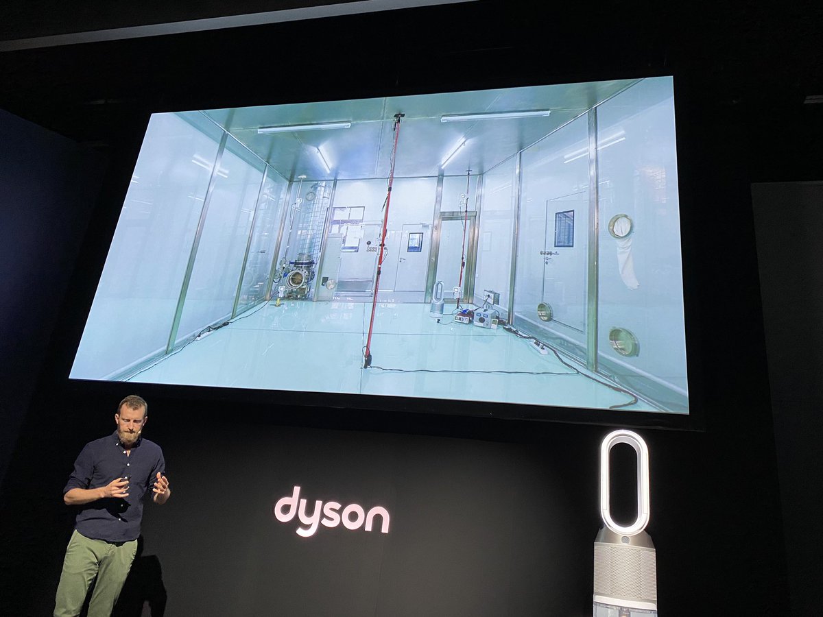 nobi's tweet photo. #DysonPureHumidifyCool には3つのセンサー
空気の中の粒子見つけるレーザーセンサー
VOCセンサー
そして温度計/加湿計
さらに空気が部屋全体に回り込むように実際の平均的家庭の部屋を再現したラボで空気清浄力をテスト。
#dysonJP https://t.co/Cvt8PVqxMk