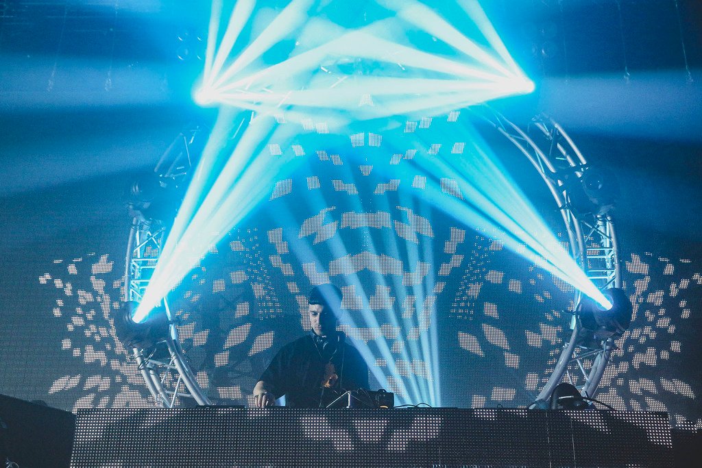 Heapet_official's tweet photo. YEport - #Robe Specified for #MagazineLondon’s #HouseLightingRig
Nearly 100 Robe #LEDlightingfixtures – ...
@TheLondonMag @petshopboys @MarkRonson @VenueLab @yourcanarywharf @westfieldlondon @Flarelighting @Robelighting @Prolyte @L_ACOUSTICS @loosplat
https://t.co/ZIiOHYO5Ox https://t.co/0oKRBKqYrj