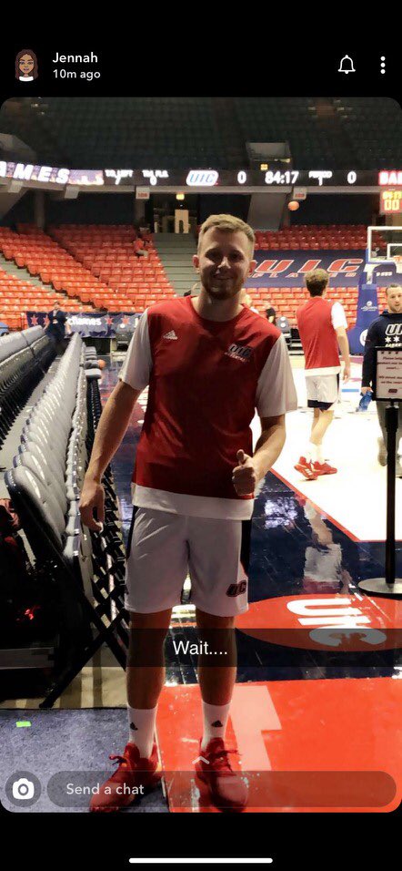 LCC_Athletics's tweet photo. Ben Tharp ‘17 (UIC ‘21) will be trading the baseball tonight for the good ol’basketball. He is stepping in to help UIC as they face Ball State. Catch it all on ESPN+ 8:00PM. Good Luck Ben! https://t.co/i7WRIba8Ez