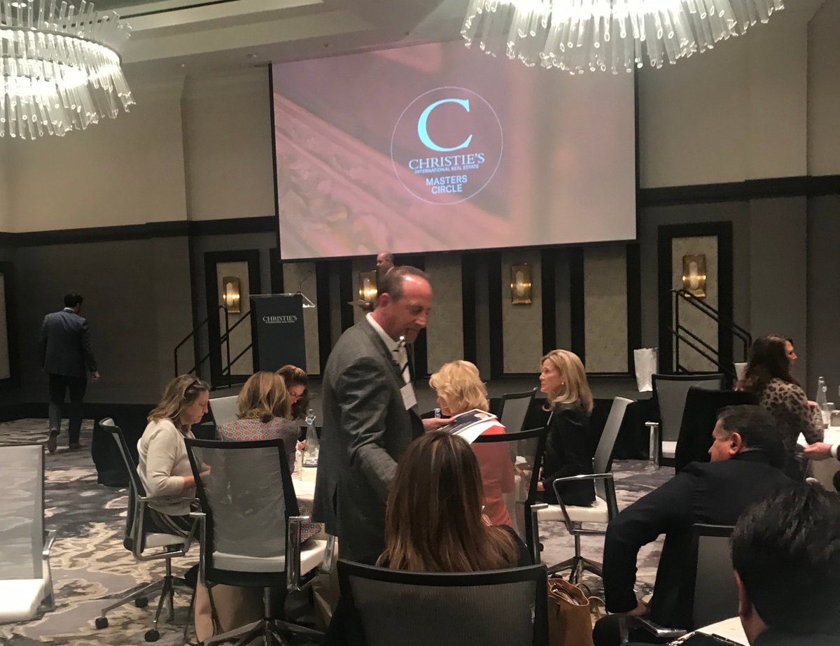 ChristiesHomes's tweet photo. Inspiring presentations from #MastersCircle members @ScottWasner, @EdKaminsky, Karen @HubbleBisbee and Sue Nickason @ProvenanceKY #CIRE19LUX https://t.co/BMrSKz9qGK