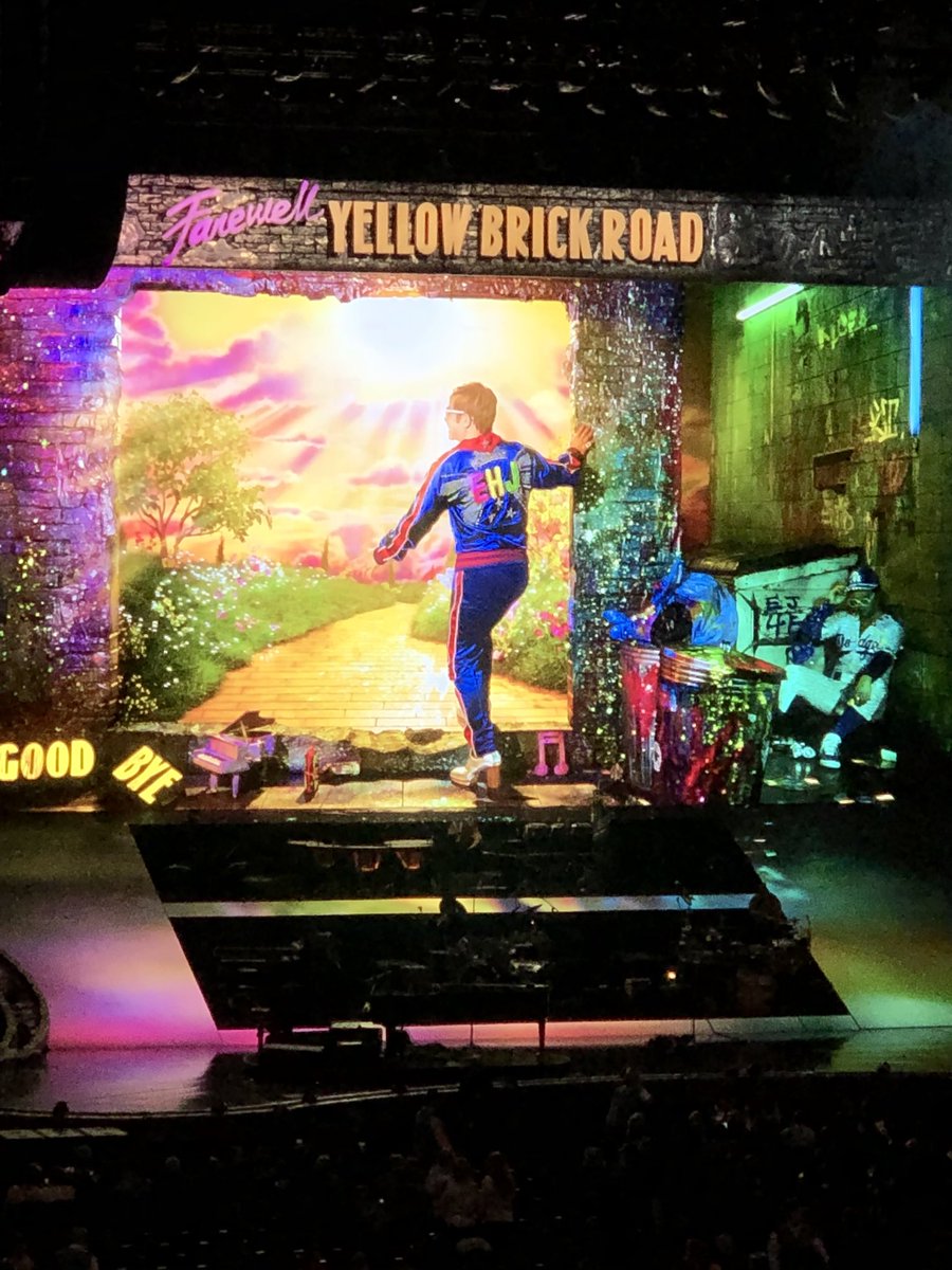 ciscomanning's tweet photo. Can’t wait to see Elton’s farewell show tonight in da ‘burgh!  #EltonFarewellTour https://t.co/K4vqHbx69H