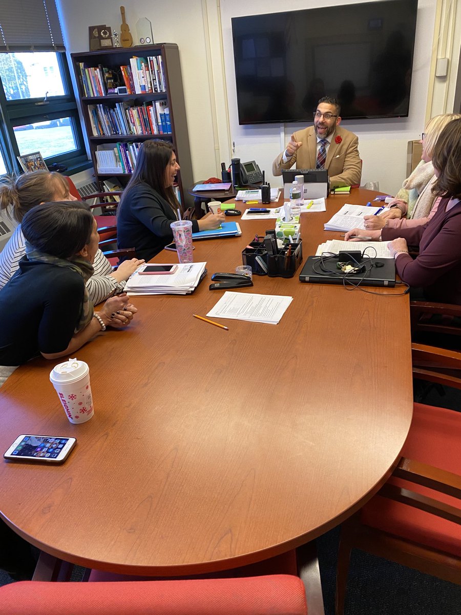PRINCIPALBOLTON's tweet photo. Principal Davila and team sharing a lighter moment after leading an awesome SPR session. #GrowthIsInevitable #Focus #HardWorkingEducators @tonydavila1424 @HartfordSuper @ChiefOfSchools @Hartford_Public https://t.co/6Cssn30Kyg