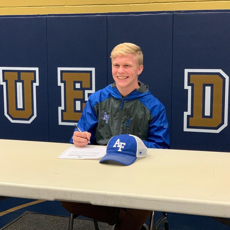 GKuchan's tweet photo. Signed to wrestle at the United States Air Force Academy today! So grateful to have the people who got me to this point there with me today- my parents and teammates!  Go Falcons! #LetsFly ⚡️ https://t.co/sPb8bJ8BX8