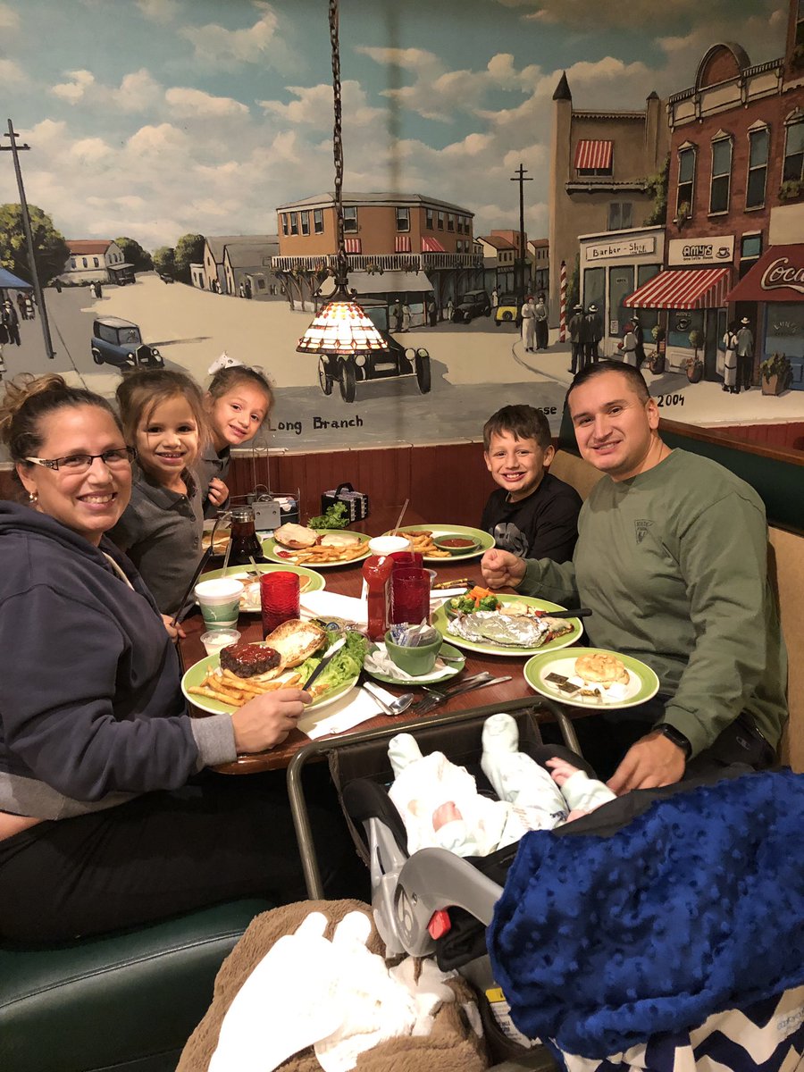 LaurenToffel's tweet photo. Thank you to Amy’s omelette for a wonderful night to support @JmfPta here are some terrific families who joined the fun and enjoyed a great meal! #jmfeclc #wcmm https://t.co/MRC9G2huMp