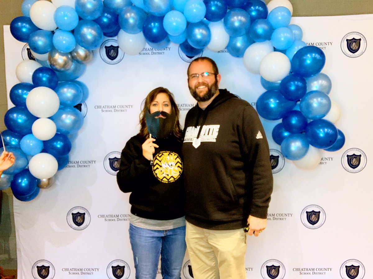 aestesrtr's tweet photo. @justbaykynal and I enjoyed #edcampMidTN19! We are very excited to share all of our learning with @Tigerscms 🤓 📸 #beardedfriends #photoboothtime https://t.co/NClbpEHAOa