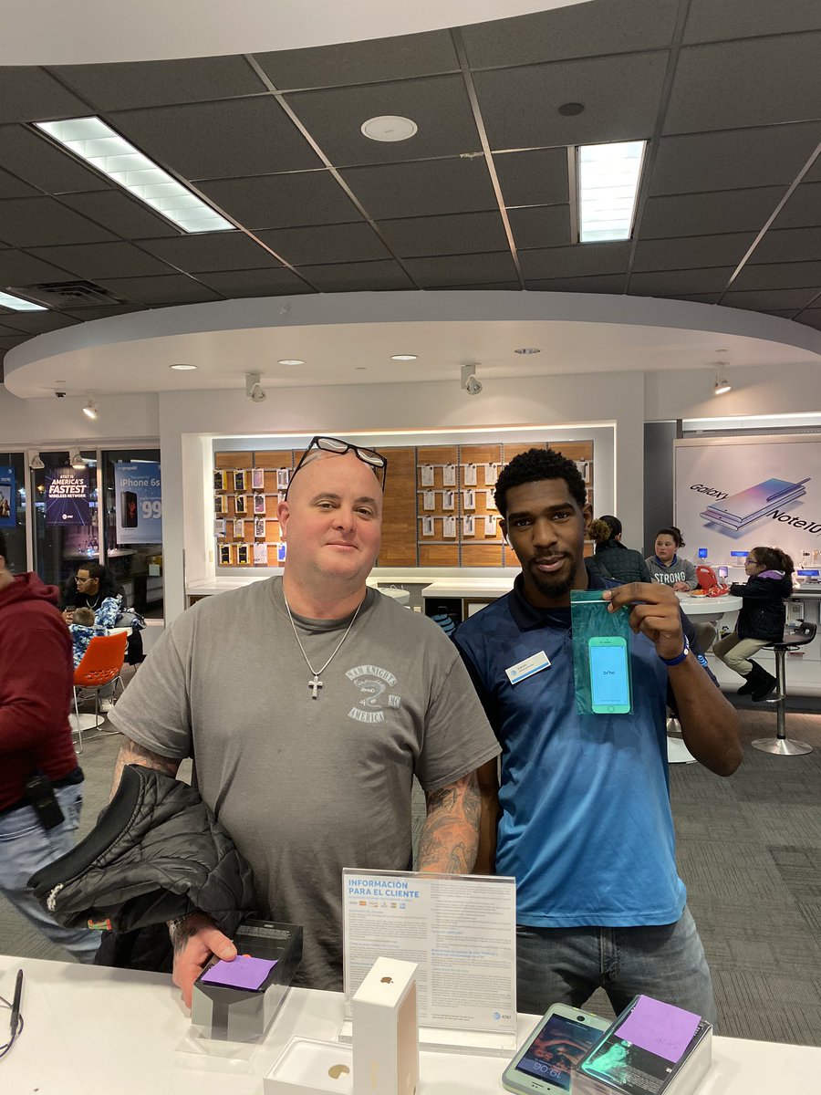 Calvin joins the trade in party!!! <a href="/Lasette1230/">Lasette</a> <a href="/TonyGPortables/">TONY GOMEZ At&t Portables</a> @ATTPortablesEVD @attportablesel1