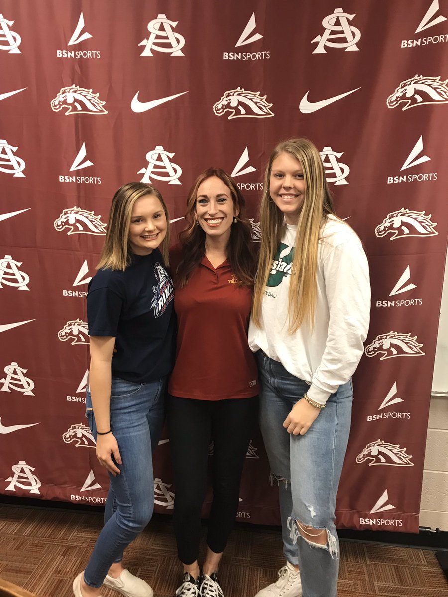 TBredVolleyball's tweet photo. Congratulations Emily (USC-Upstate) and Taylor (USC-Aiken)! #PonyUp https://t.co/6p3MkiLRz8