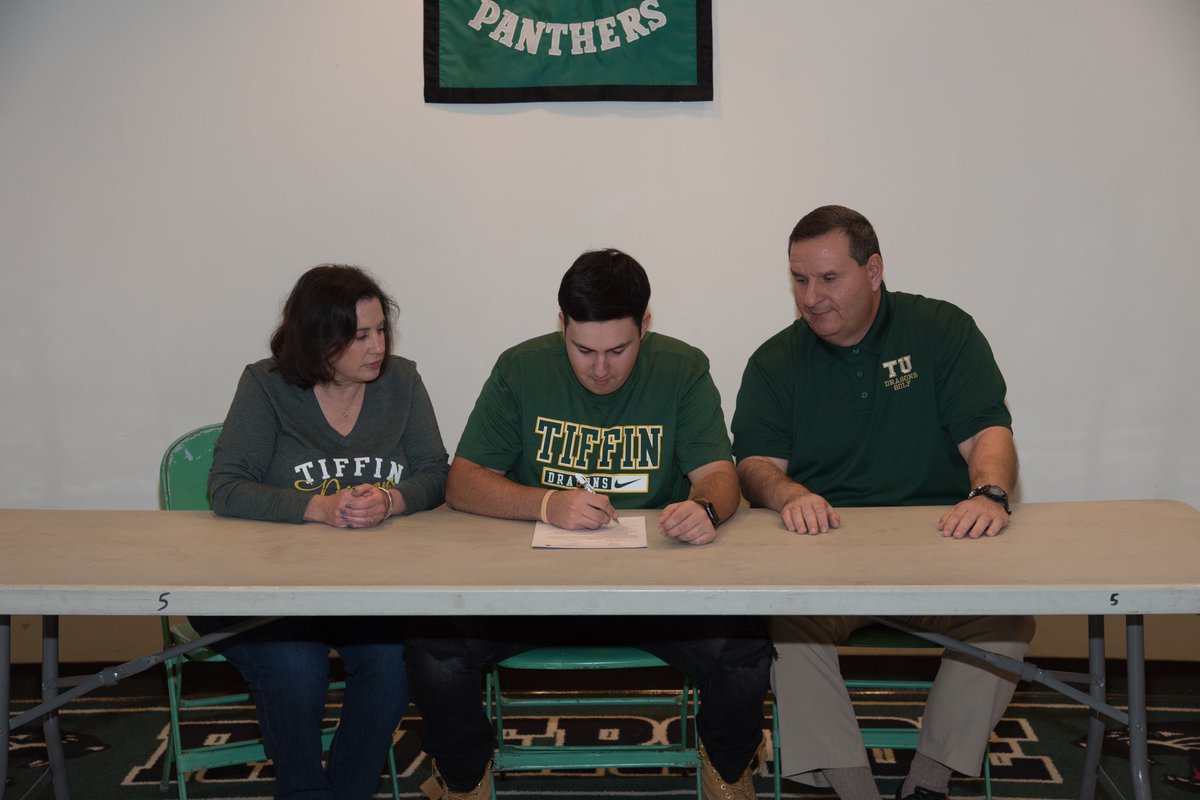 j22hnd's tweet photo. Signed, Sealed, and Delivered. Thank you to everyone who has helped me along the way. Special thank you to @_CoachMiller for believing in me. Super excited for the next 4 #GoGons 🐲 https://t.co/guhAT8KZTt
