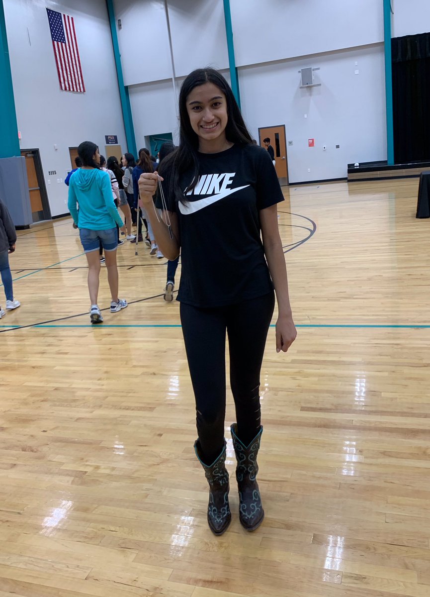 MissEstrellaOT's tweet photo. So glad to be recognized by my school and to be awarded the Honor Roll award for being at the top of my grade in academics!!
#risewitheducation #MAZOT #MAOT #MissestrellamountainsOT2020 https://t.co/bz7wAggJ7z