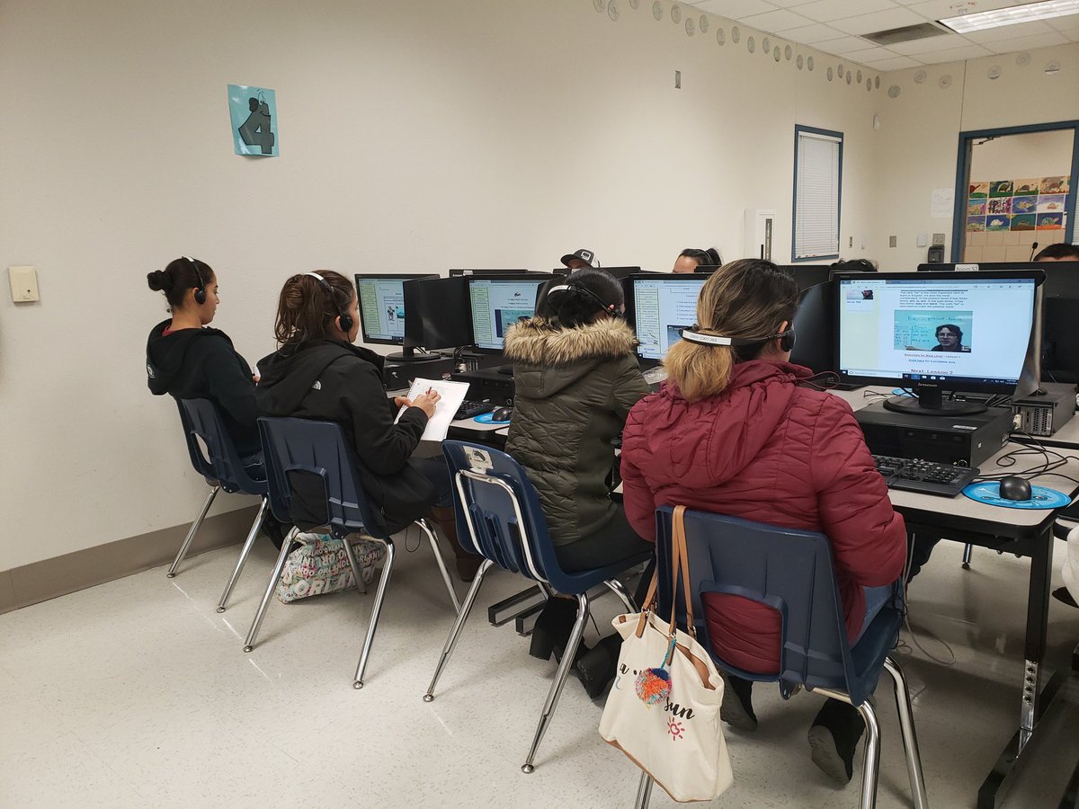 Teri_Stanski's tweet photo. They are working hard on learning lessons this chilly Wednesday evening. #eveningstudycenter #GarlandUSA https://t.co/KKk0CfZoKS