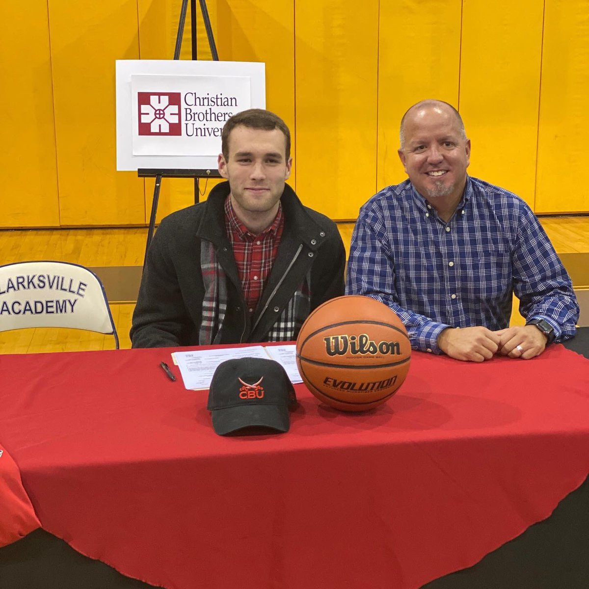 Signing Day at CA

Congratulations to @LoosWdloos on his commitment to @CBU_MBB 

Proud of you!