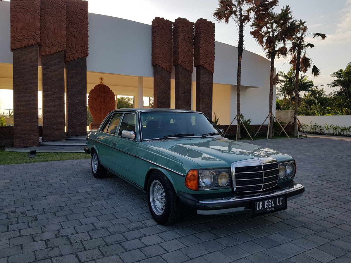 rajeg_made's tweet photo. @HoldenKlasik Mercy Clasic 240 D Diesel 1981 mt https://t.co/OZZRSazWHU