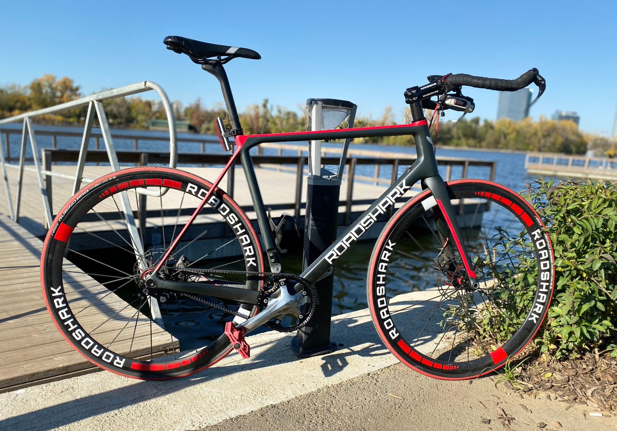 Veer_Cycle's tweet photo. New customer build! Check out this custom build with custom paint job hitting the streets of Romania🚲 Stefan wanted a clean, simple setup for his city bike and adding a Veer belt drive was the perfect upgrade😍
.
.
.
#beltdrive #citybike #commuterbike #urbanbike #singlespeedbike https://t.co/pBoN21webm