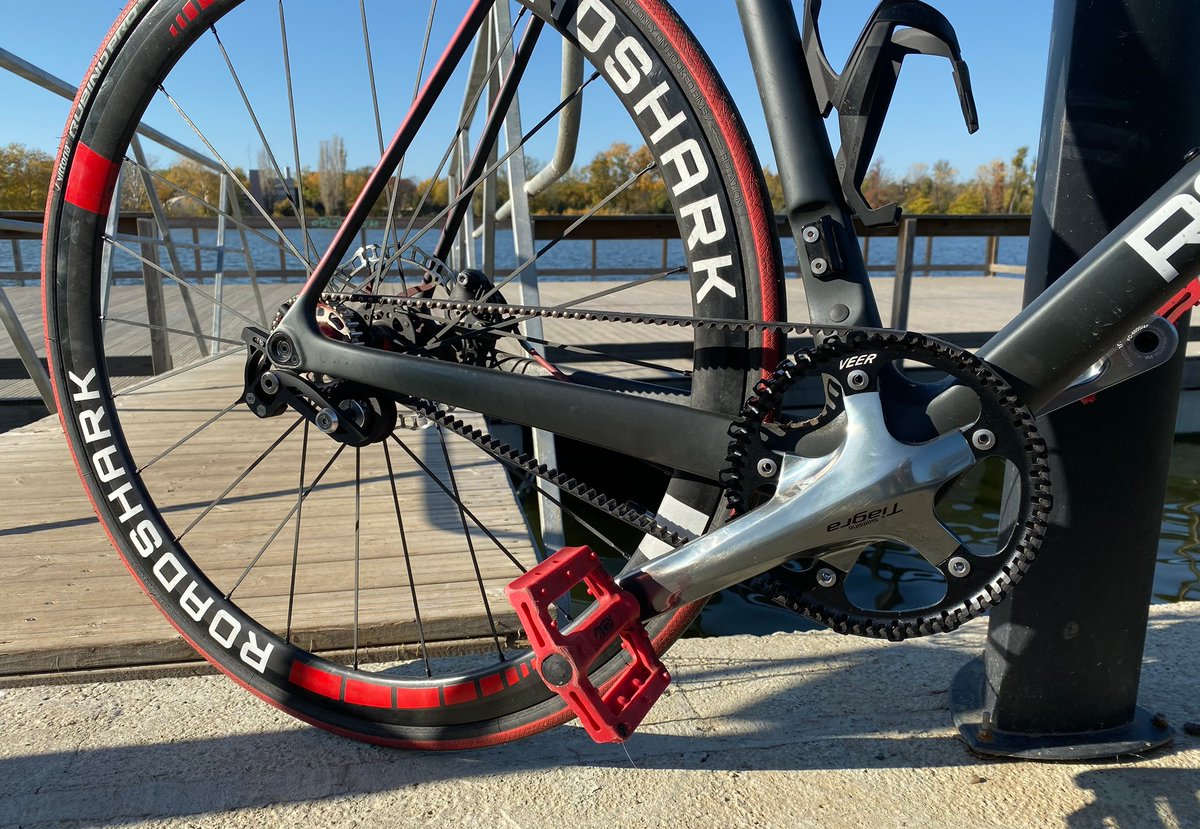 Veer_Cycle's tweet photo. New customer build! Check out this custom build with custom paint job hitting the streets of Romania🚲 Stefan wanted a clean, simple setup for his city bike and adding a Veer belt drive was the perfect upgrade😍
.
.
.
#beltdrive #citybike #commuterbike #urbanbike #singlespeedbike https://t.co/pBoN21webm