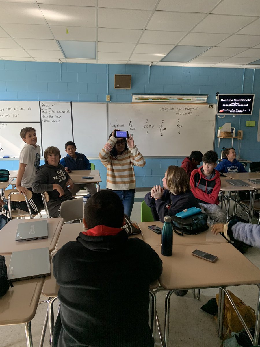 wcmsAPpeoples's tweet photo. A quick game of “Headbands” with my 8th graders in Social Studies...the kids had me laughing so hard but their descriptions were so on point! The level of engagement was off the charts! #newreviewgame #destressorafterbenchmarks #nickelodeonvscnn #insidejoke #refreshday https://t.co/x4BxB233HE