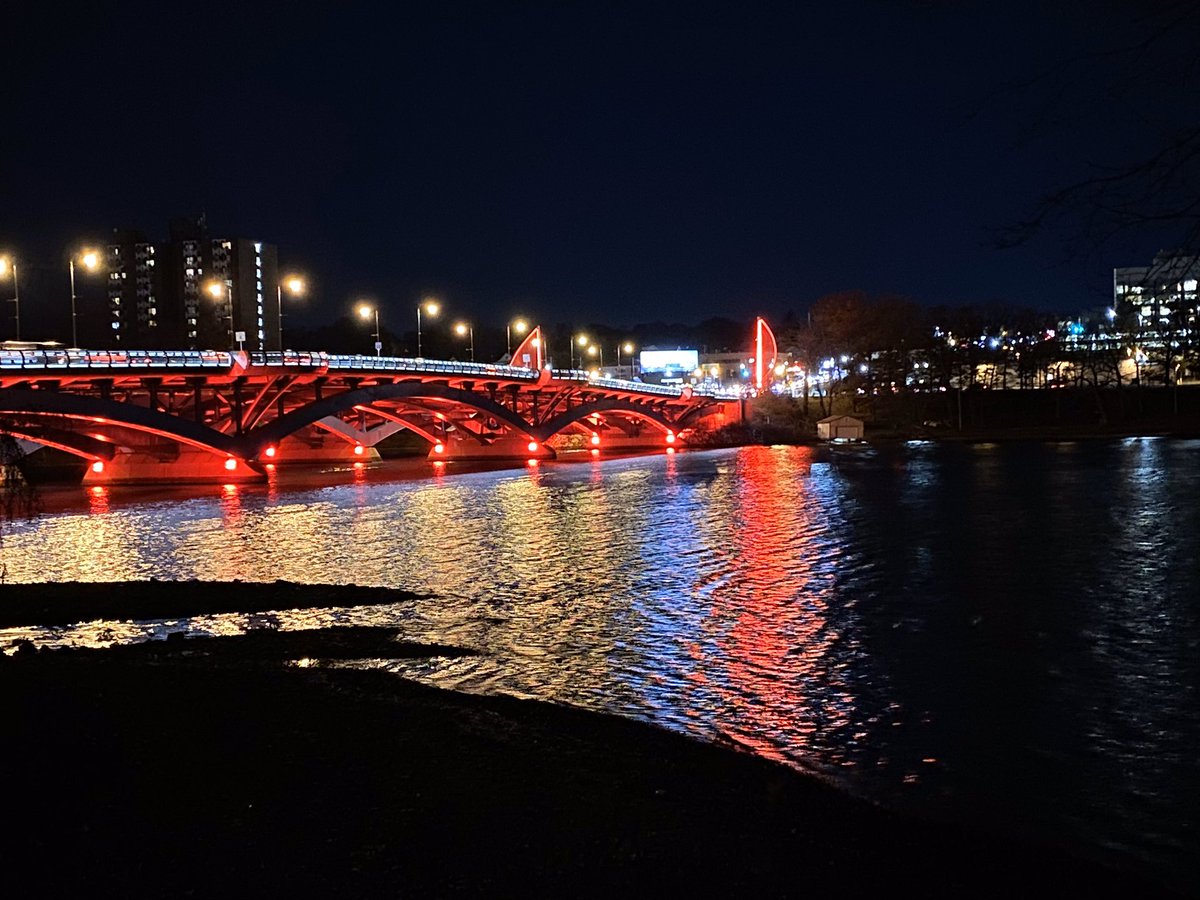 MayorJoePetty's tweet photo. Thank you to Mass DOT for lighting bridges across the commonwealth in memory of Lt. Jason Menard. https://t.co/F92Ydc7j7X