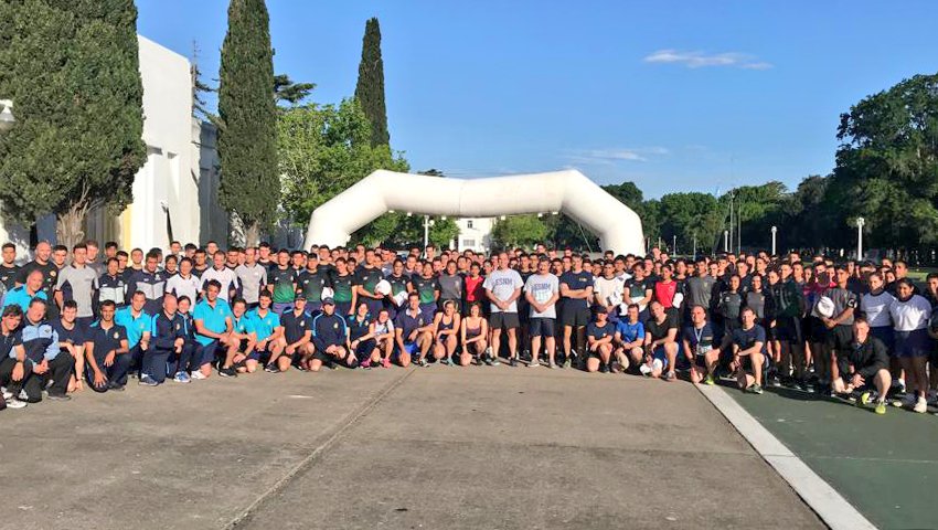 #deporte #natación 500 mts #running 5k. El día lunes se llevó a cabo la tercera edición del Acuatlon Escuela Naval. En la misma participaron cadetes, integrantes de la Plana Mayor y dotación, representantes del Colegio Militar de la Nación e invitados especiales del ámbito civil