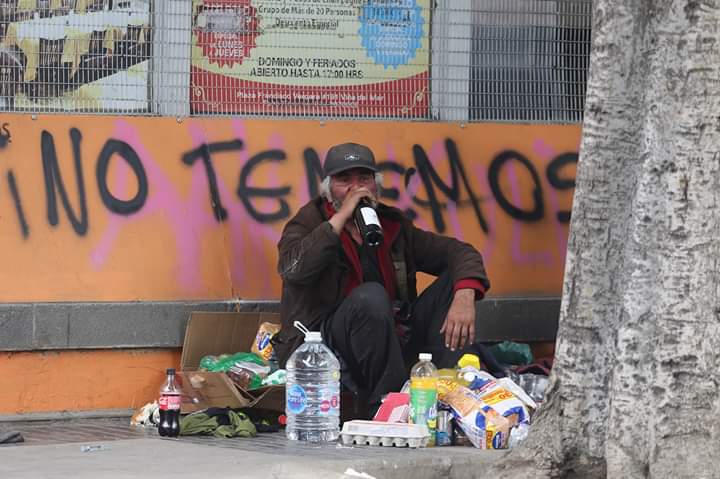 PuseWeon's tweet photo. Encapuchados hicieron más por él que 40 años de gobierno... https://t.co/13stvhvFvs