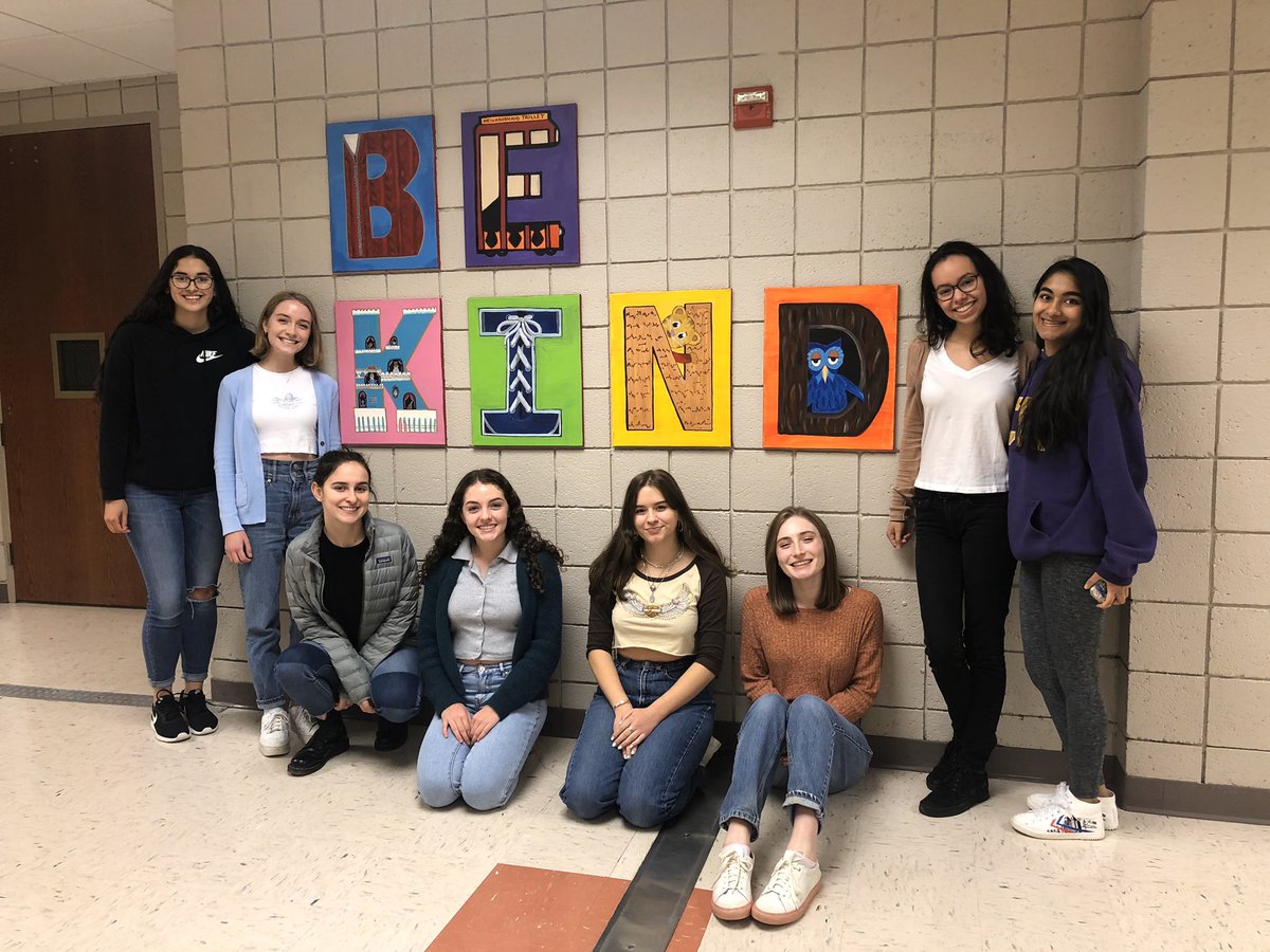 timothymwagner's tweet image. .@USC_High_School staff participated in #CardiganDay — thanks, @USCHSACTIVITIES and @USCHSArtDept for launching our celebration of #WorldKindnessDay2019. Kindness matters!!
#MisterRogers  @USCSchools @wqed @remakelearning @PADeptofEd