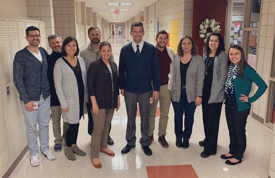 timothymwagner's tweet image. .@USC_High_School staff participated in #CardiganDay — thanks, @USCHSACTIVITIES and @USCHSArtDept for launching our celebration of #WorldKindnessDay2019. Kindness matters!!
#MisterRogers  @USCSchools @wqed @remakelearning @PADeptofEd