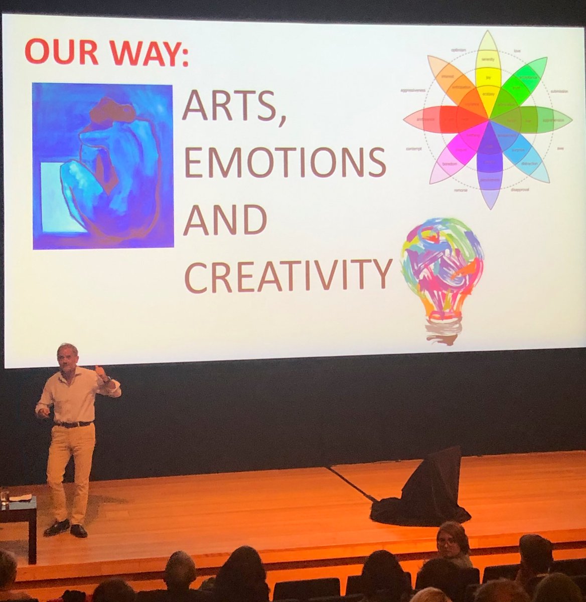 ArtsHub's tweet photo. "Creativity is looking differently at reality" Iñigo Sãenz Miera
@fundacionbotin "Arts influences emotions, help people to understand what emotions art provokes and manage them to become more creative in daily life. Art is a social need" #ctasyd #culturalleadership https://t.co/63gSZ2ccK6