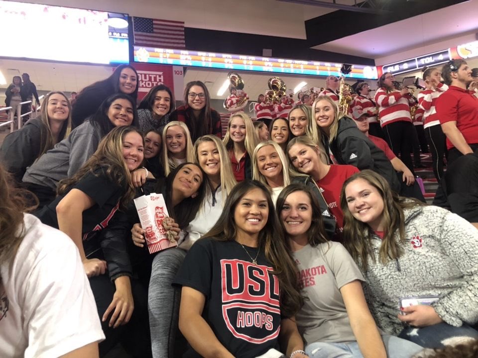 SDCoyotesSB's tweet photo. Yotes supporting yotes!👏🏼🐺 Good luck to @SDCoyotesWBB in their home opener vs. Drake tonight! #WeAreSouthDakota #GoYotes https://t.co/6EwnfuFldV