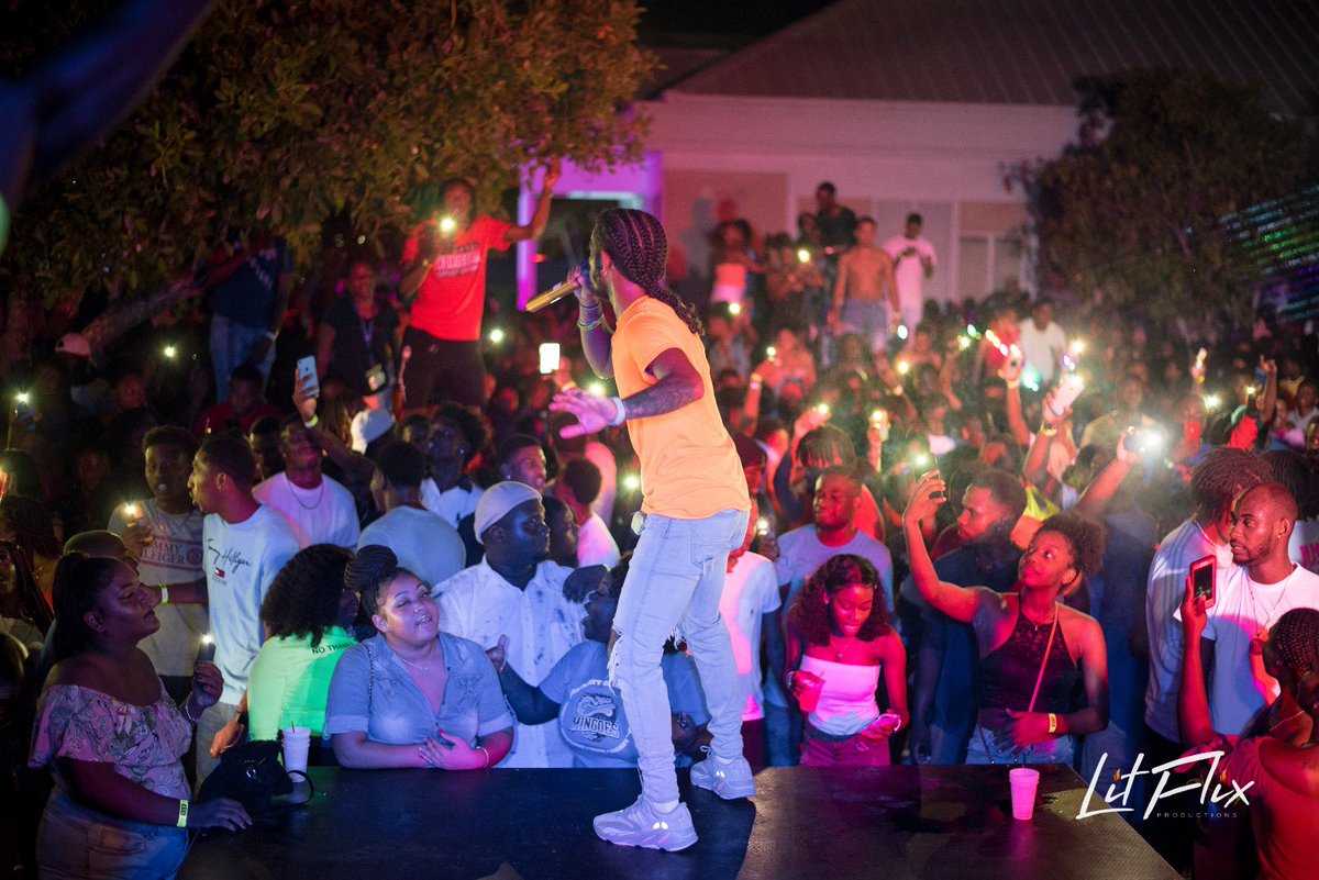 ovadosethedj's tweet photo. next level time 🗣 artist mode 👀🥵🔥 #GlobalDose #NotJustADJ #Performer https://t.co/IpbLZCzhak