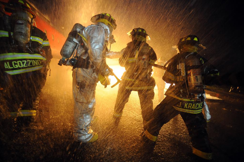 .@NASA_Technology in your life: We developed new pressure vessels because we needed stronger, lighter tanks to carry liquids & gas to space. Today, this tech is used widely, including in firefighting equipment, in scuba gear, and even in paintball. More: https://go.nasa.gov/2Odn7GF