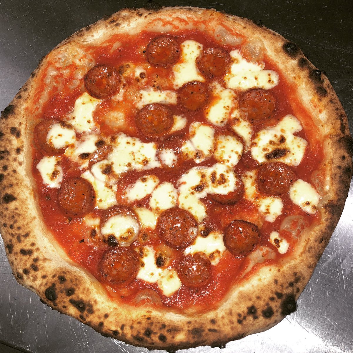 SalernoOundle's tweet photo. 🍕Classic, tomato, mozzarella and pepperoni 🍕
.
.
#pizza #pepperonipizza #independantbusines #familyresturant #italianfood #00flour #mulinocaputo #caputoflour https://t.co/lr78pGwzSG