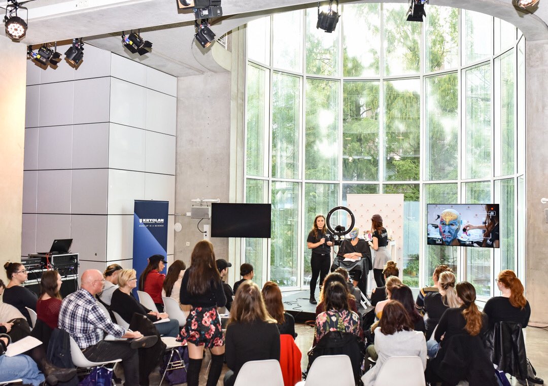 Prosthetic Makeup Masterclass 🧟♀️ with graduates from @cinemamakeupschool @cindywoodsmua and @moomemao 🧟♂️.
Thanks to:
- all the attendees for joining us.
- @sarali.art for the beautiful pictures 📸.
- @kryolanrotterdam for the materials and collaboration 🎭.
- @aaron_delucoire. https://t.co/Yz4gNp1OuM