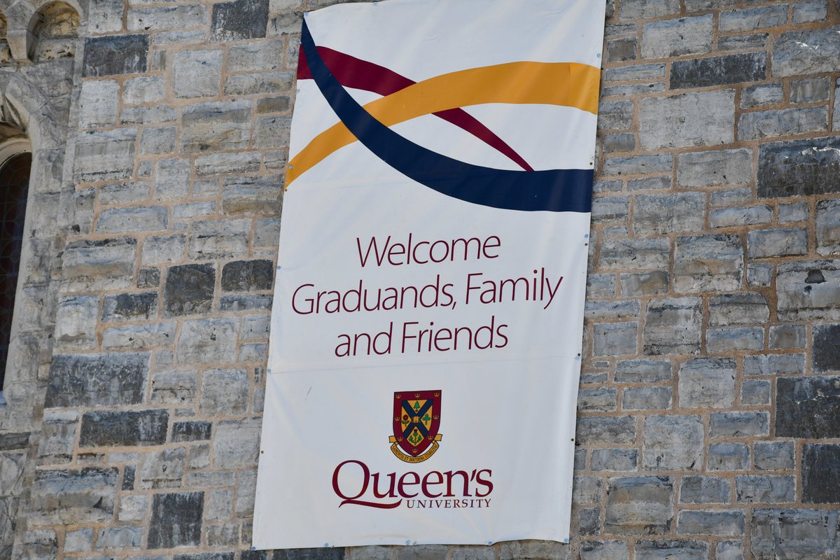 QUartsci's tweet photo. It may have been cold out today, but the sun was shining as we kicked off Fall Convocation. We are pleased to welcome the newest @quartsci alumni!
Cha Gheill!
#qgrad19 #queensu #queensalumni https://t.co/UwunObK2lN