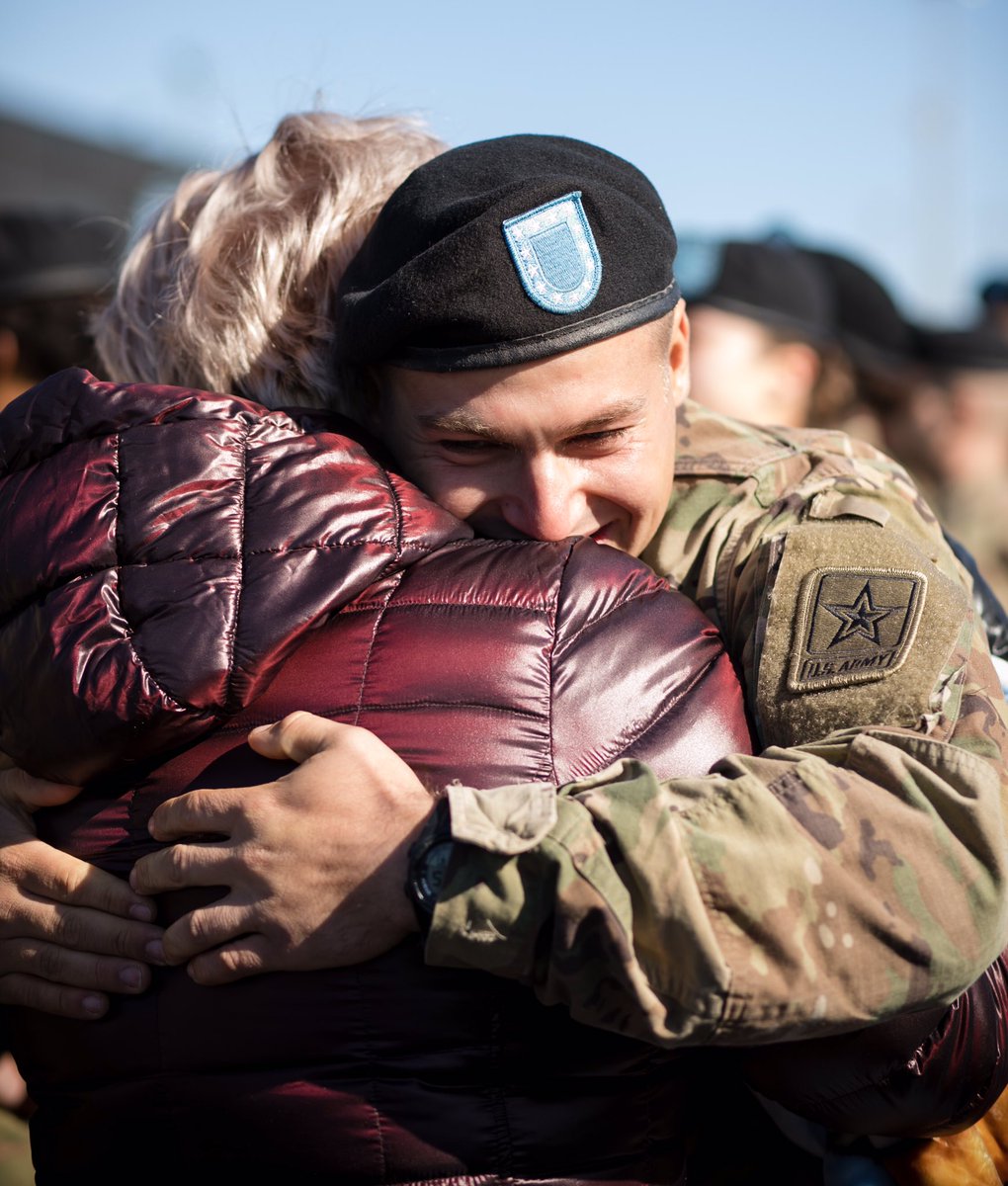 fortjackson's tweet image. #WednesdayWisdom
“Start where you are. Use what you have. Do what you can.￼￼” -Arthur Ashe

The 1-34th Family day finally arrives as families race to embrace for the first time since the start of @USArmy  #BasicCombatTraining.

#MeetYourArmy #KnowYourMil #MilitaryFamilies #HTGS