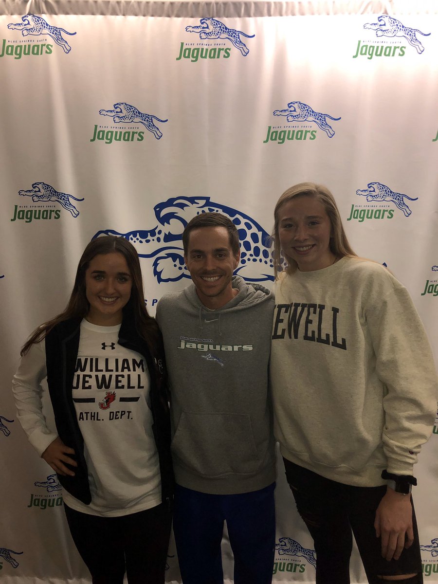 BSSGirlsBball's tweet photo. Congrats to these two seniors who signed their letter of intent today to play softball/basketball at the next level at William Jewell! #TEAM #GoCards @Jewell_wbb @jewellsoftball https://t.co/y82DmLeCyU